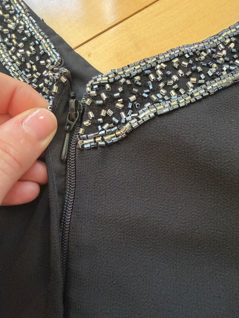 J Kara Black Beaded V-Neck Tank Top Medium NWT - Picture 3 of 9